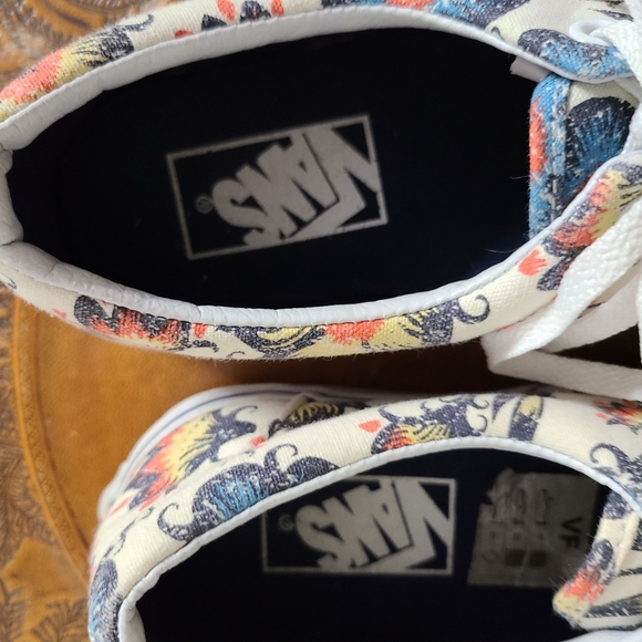 Van's Floral Lace Up Size 5.5 - Picture 7 of 10